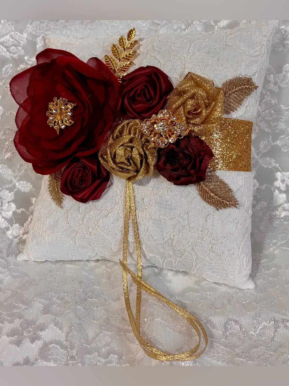 🌟 Burgundy Gold and White Ring Pillow and Flower Basket Set
